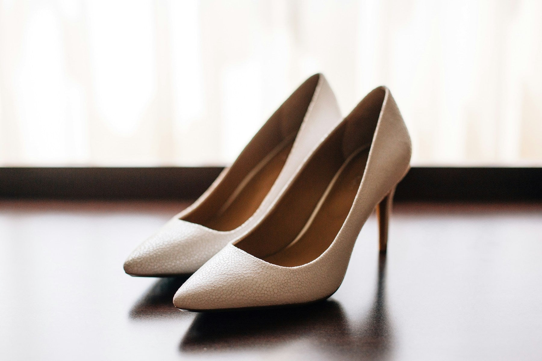 Elara Minimal Heels — Maison Femme — editorial fashion image 2